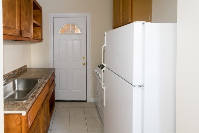 Photo - 629 W Barry Ave Unidad W2