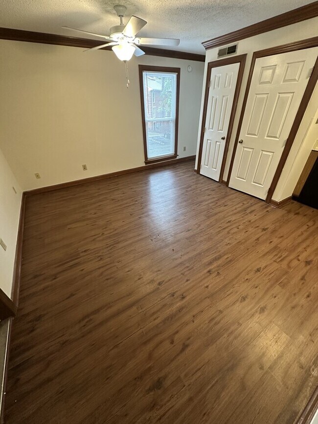 Building Photo - 3605-201 Helix Court Unit 201 Rental