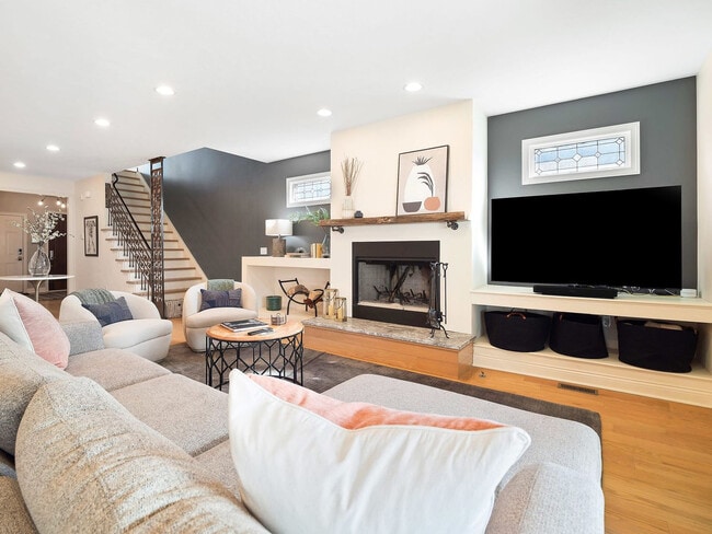 Building Photo - 2254 W 11th St Unit SI FL2-ID1593906P