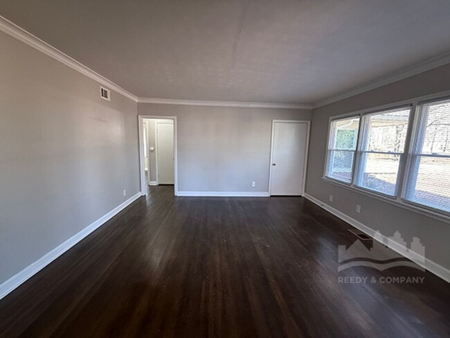 Photo - 3547 Barron Ave