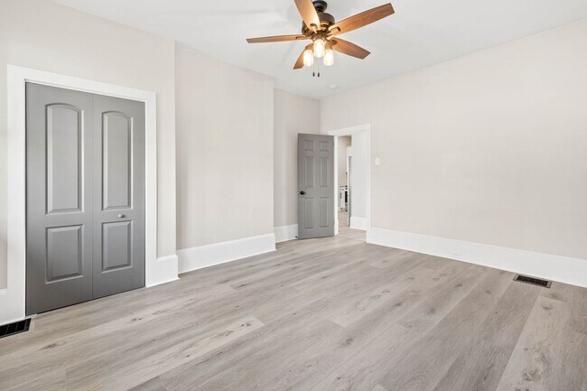 Photo - Stunning 2 bedroom home in North Side available Feb 1!