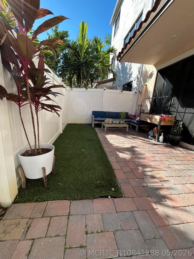 Photo - 20916 NW 1st Dr