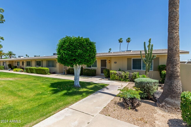 Photo - 10935 W Santa Fe Dr