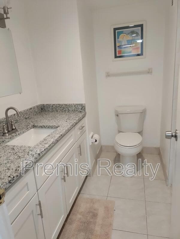 Photo - 880 Mandalay Ave