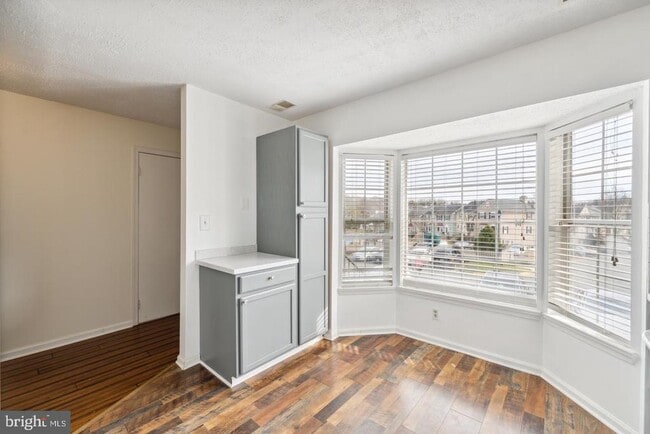 Building Photo - 16250 Taconic Cir