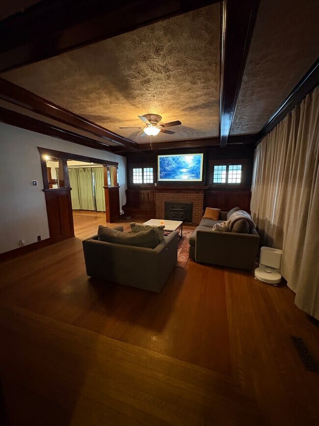 Photo - Gorgeous Historic Home for Rent in Ephrata