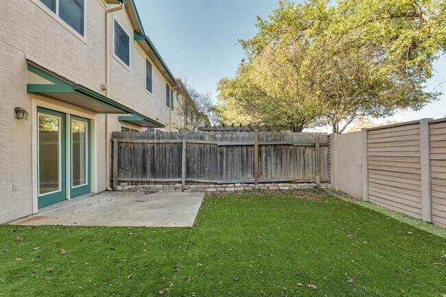 Photo - 2100 Pipers Field Dr Unit 14