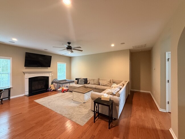 Photo - 302 Toto Ct