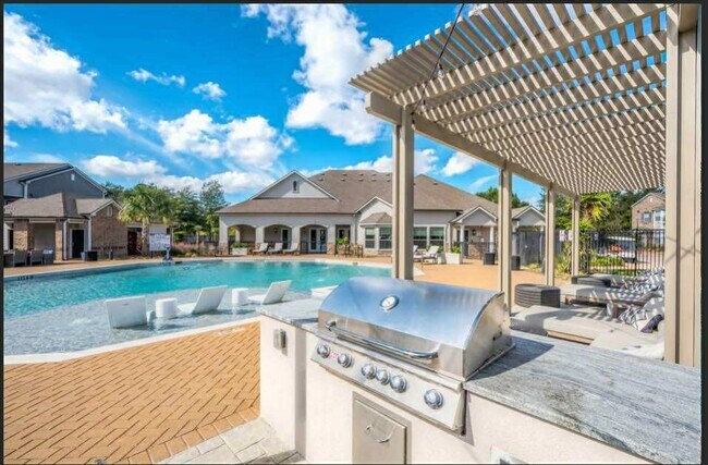 Building Photo - 529 Barker-Clodine Rd Unit Verbana Rental