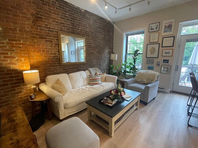 Photo - 18 Durham St Unit 2