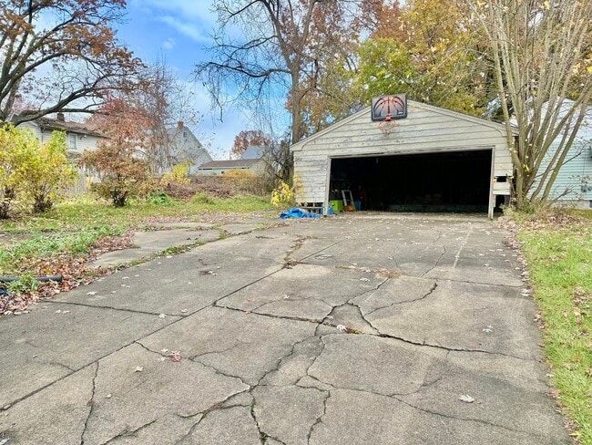 Photo - 2747 Rush Blvd