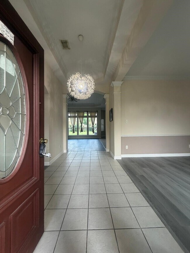 Building Photo - 13113 Sunset Cliff Ct