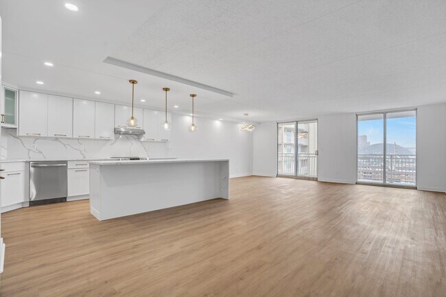 Photo - 1055 River Rd Unit 809