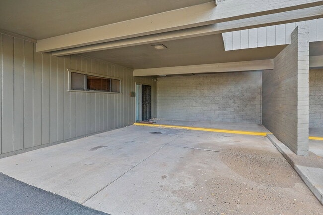 Photo - 2650 N Valley View Rd