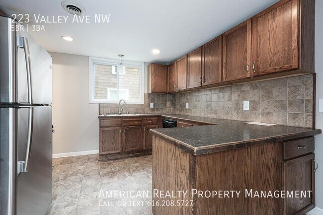 Photo - 223 Valley Ave NW