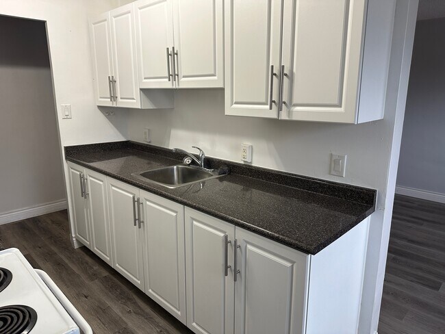 Photo - Spotless 2-Bedroom Aparment  for Rent in Oshawa Unité Apt. 101