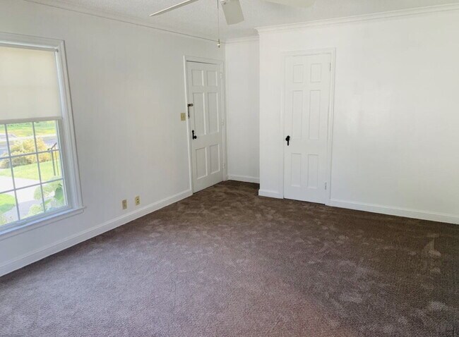 Charming 2-Bed side by side Duplex on Grand Ave S #2