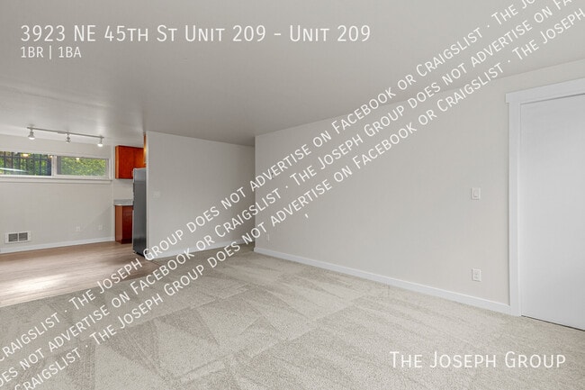Photo - 3923 NE 45th St Unit 209