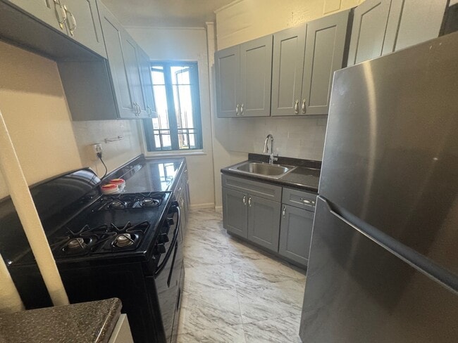 Photo - 1925 McGraw Ave Unit 8F