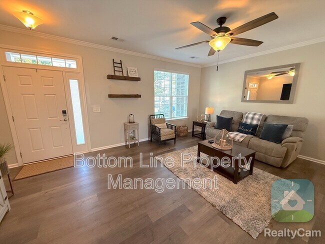 Photo - 728 River Park Road