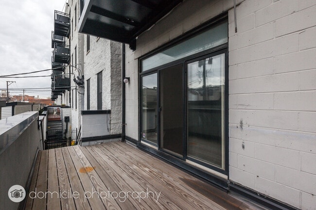 Photo - 2307 W Wolfram St Unit 214