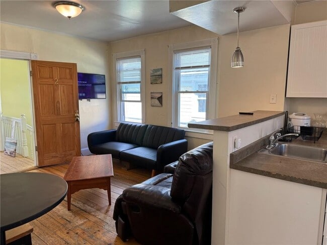 9 Ann St Unit 2