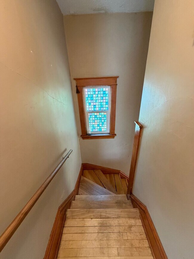 409 N 51st Ave W Unit Upper Unit