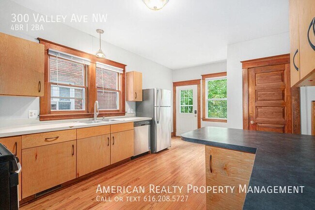 Photo - 300 Valley Ave NW