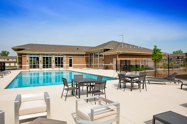 Eagle Crossing Luxury Apartment Homes