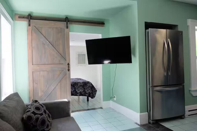 Building Photo - 6121 North St