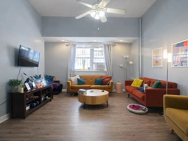 Building Photo - Gigantic 1-bedroom in Brooklyn