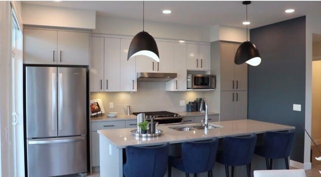 Photo - 46150-46150 Thomas Rd