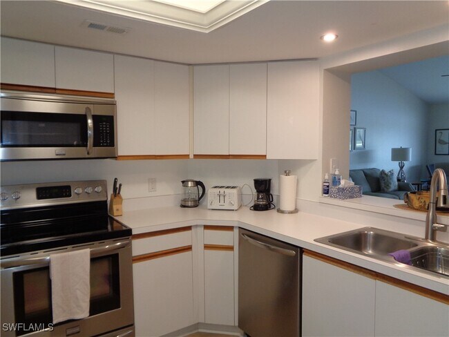 Photo - 6250 Bellerive Ave Unit 5