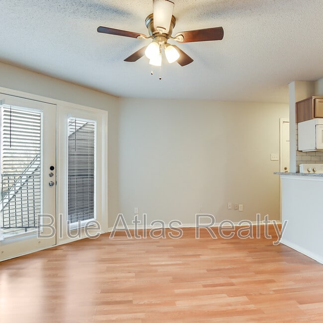 Photo - 9809 Walnut St