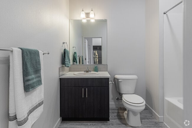 2BR, 2BA- 969SF - Second Bathroom