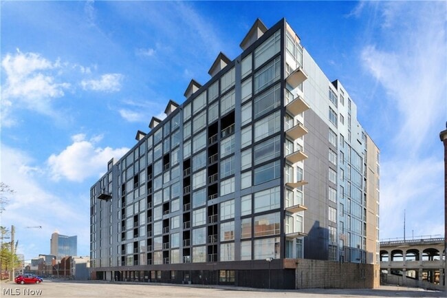 Photo - 2222 Detroit Ave Unidad 917