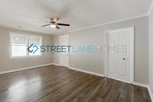 Photo - 209 Meadowdale Dr