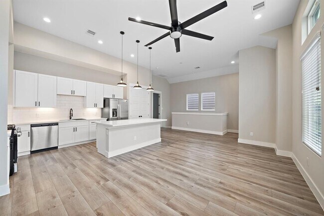 Photo - 7706 Kivu Ln