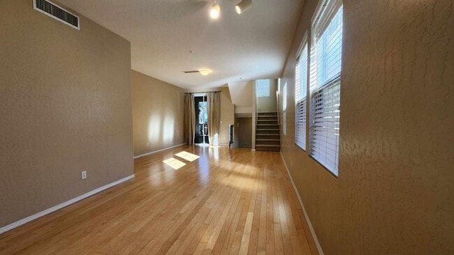 160 W Heather Ct