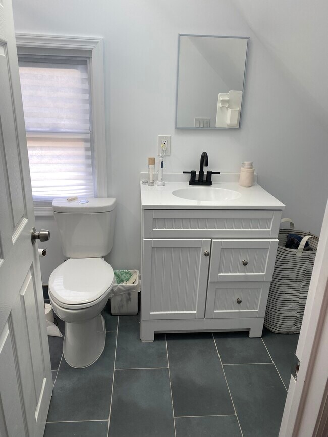 Photo - 136 West St Unit 2