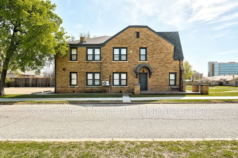 Photo - 701 NE 14th St - 2