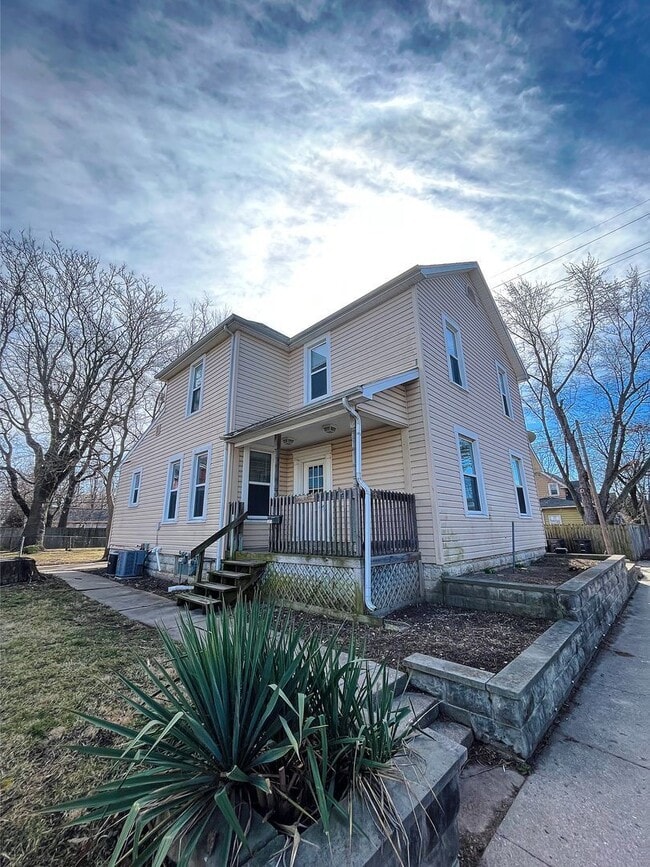 Building Photo - 1315-1317 North 18th Street Unit 1317