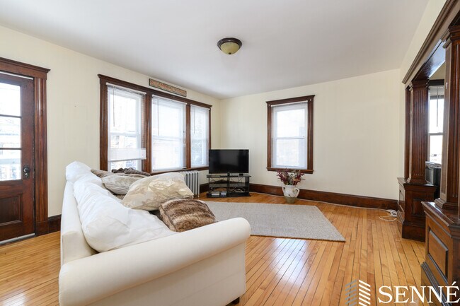 Photo - 432 Watertown St Unit 2