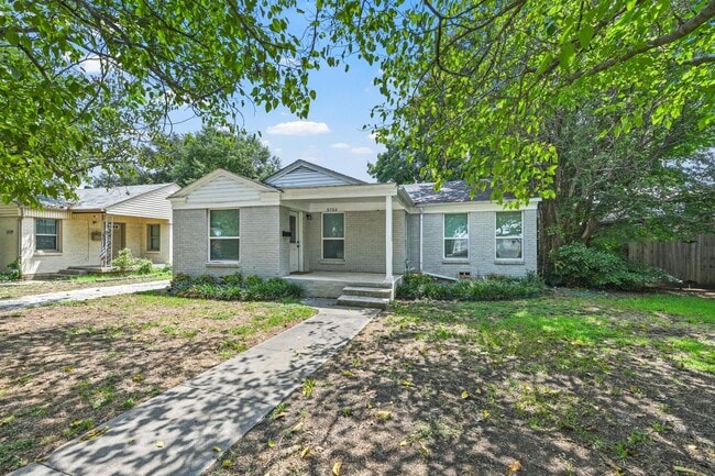 Photo - Single Family Home in 76109