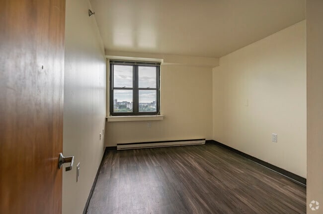 Sycamore Place - 1BD 1BA - Bedroom - 564SF - Sycamore Place Apartments