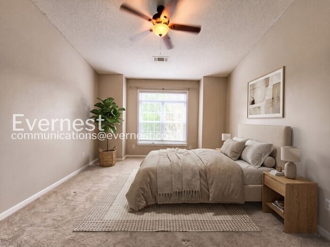 Photo - 205 Spring Heights Ln
