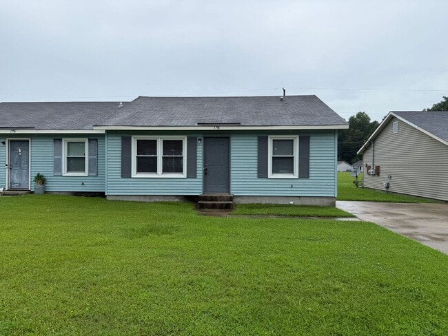 Building Photo - 1796 Burgaw Hwy