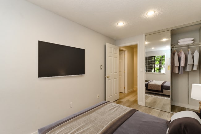 Photo - 12726 NE 116th Ln Unidad E10