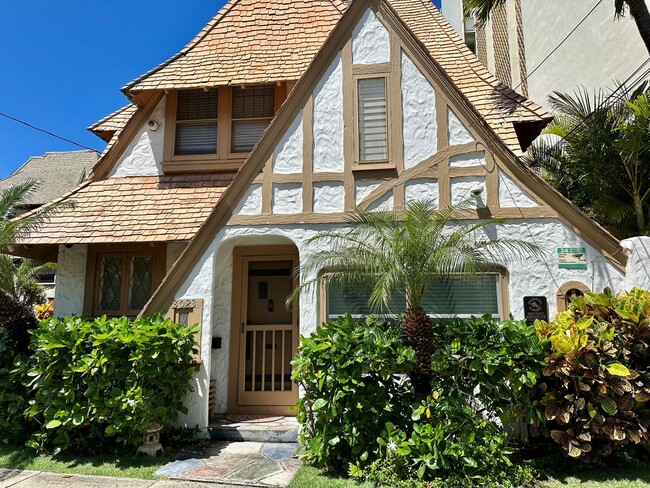 Diamond Head - Historical Home 3BR/2BA/1PK - Diamond Head - Historical Home 3BR/2BA/1PK