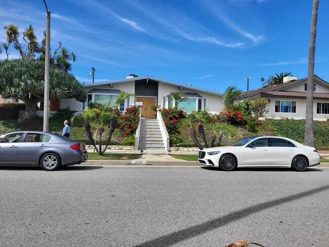 Building Photo - 2206 W Paseo del Mar Rental
